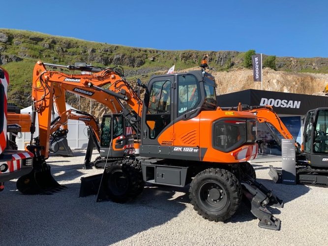 Doosan Demos and Displays New Products at Hillhead 2022